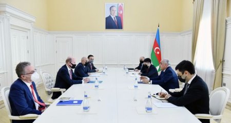 Əli Əsədov BP-nin regional prezidenti ilə görüşdü