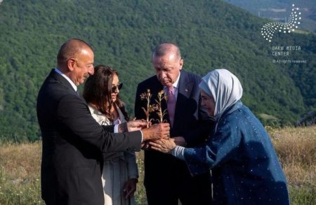 Türk Liderlərinin Şuşada tarixi görüşü