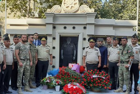 Sumqayıtda şəhid komandirin xatirə abidəsi açıldı - FOTO