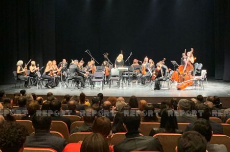 Türkiyədə Zəfər Günü və Nizami Gəncəvinin 880 illik yubileyi münasibətilə musiqi axşamı keçirilib - FOTO