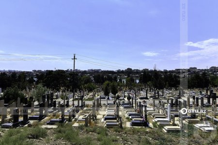 Bakıda qəbiristanlıq gözətçisi bıçaqlanıb